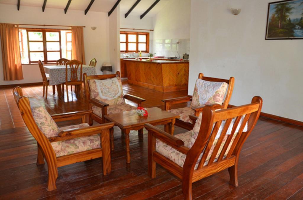 Paradise Flycatcher'S Lodge La Digue Exterior photo