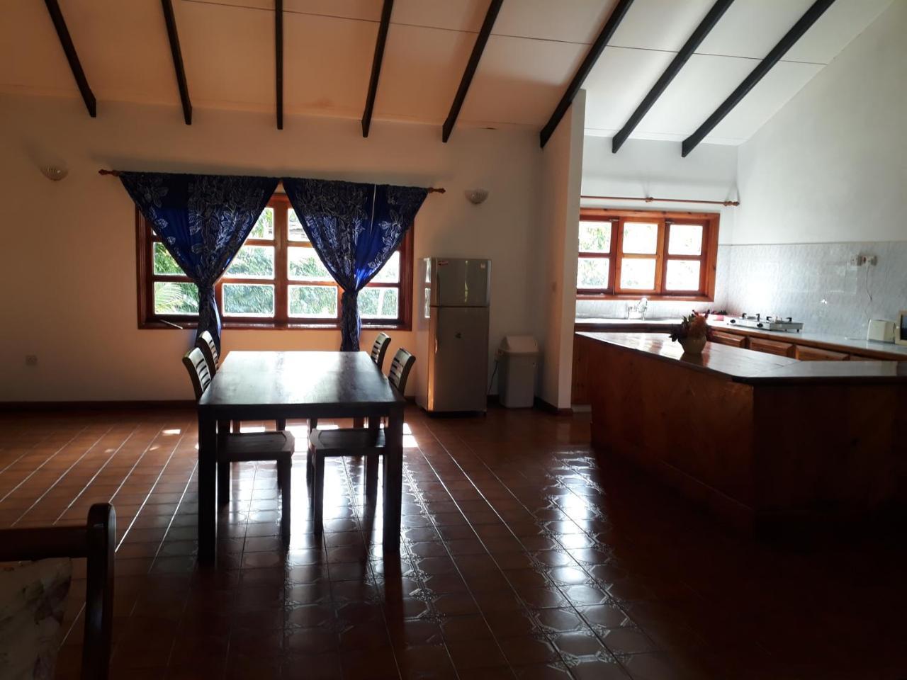 Paradise Flycatcher'S Lodge La Digue Exterior photo