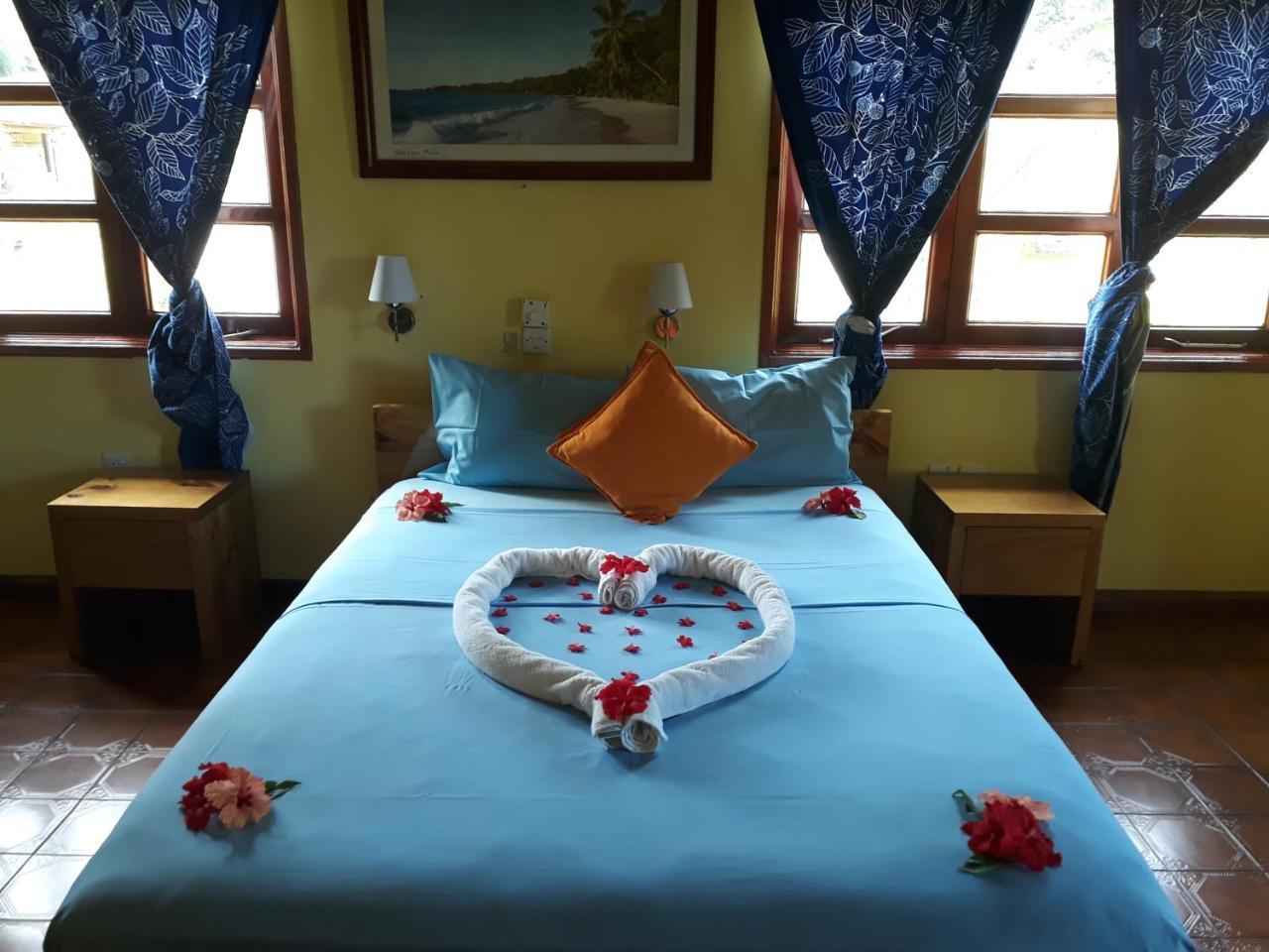 Paradise Flycatcher'S Lodge La Digue Exterior photo