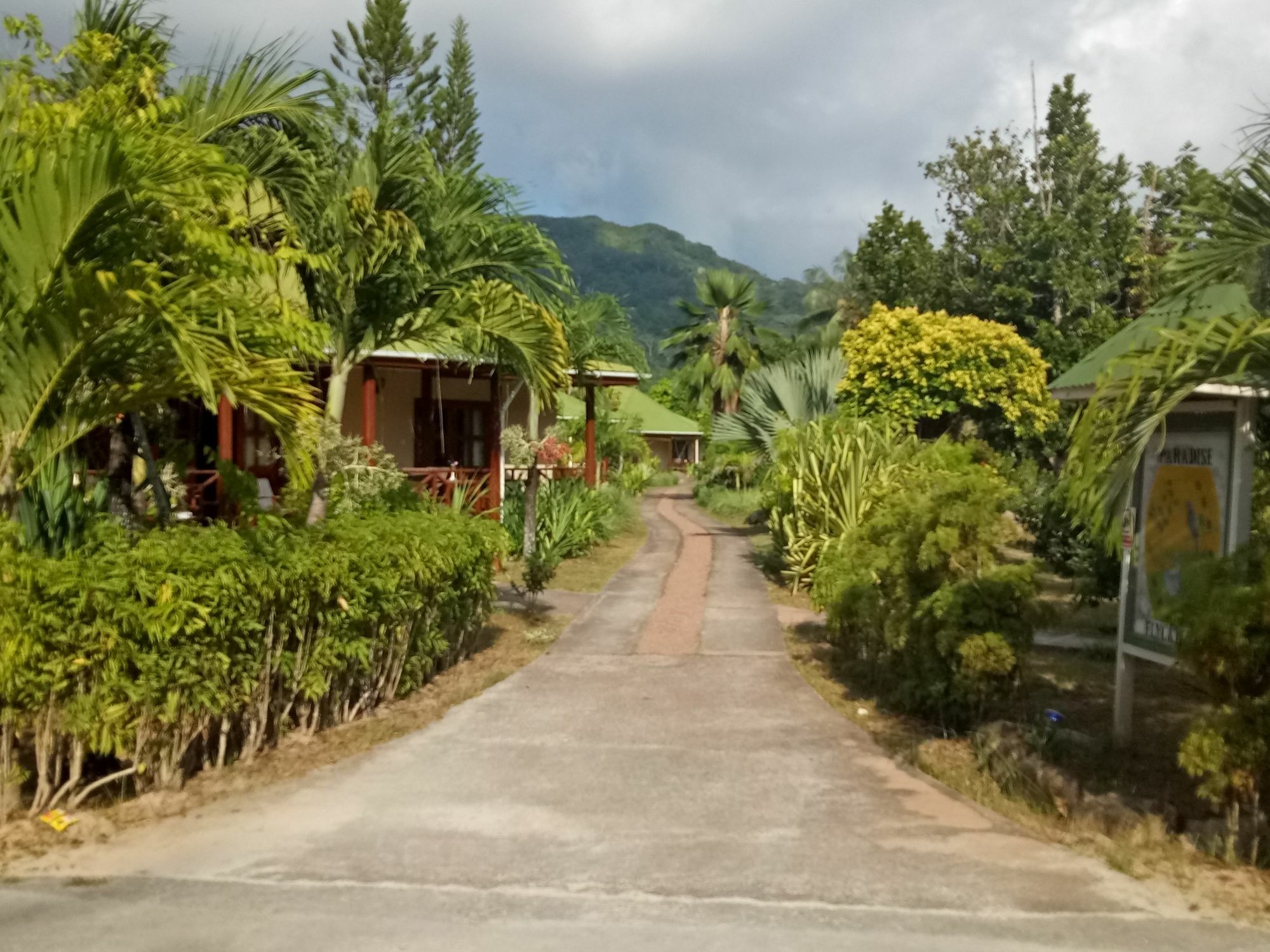 Paradise Flycatcher'S Lodge La Digue Exterior photo